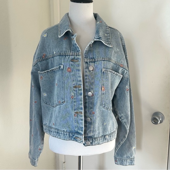 C&C California Blue Oversized  Jean Jacket Dainty Floral Embroidery 100% COTTON - Picture 1 of 7
